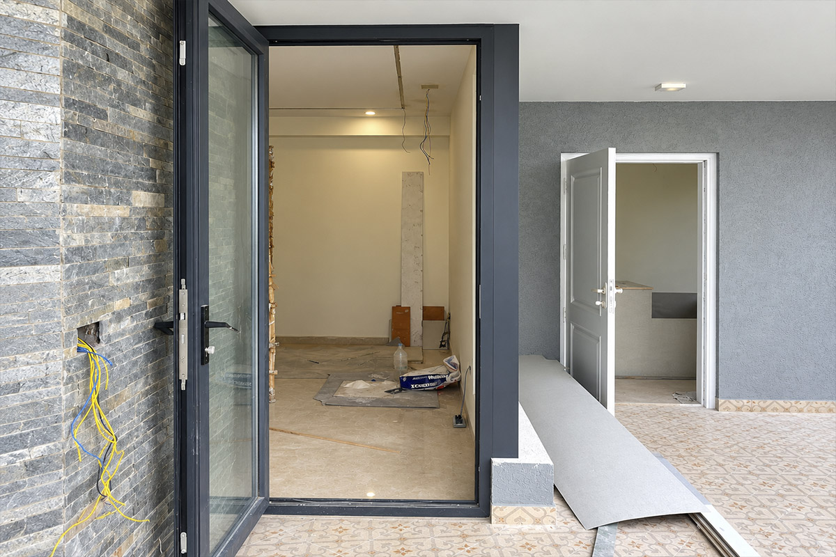 Bright room with large DOORs